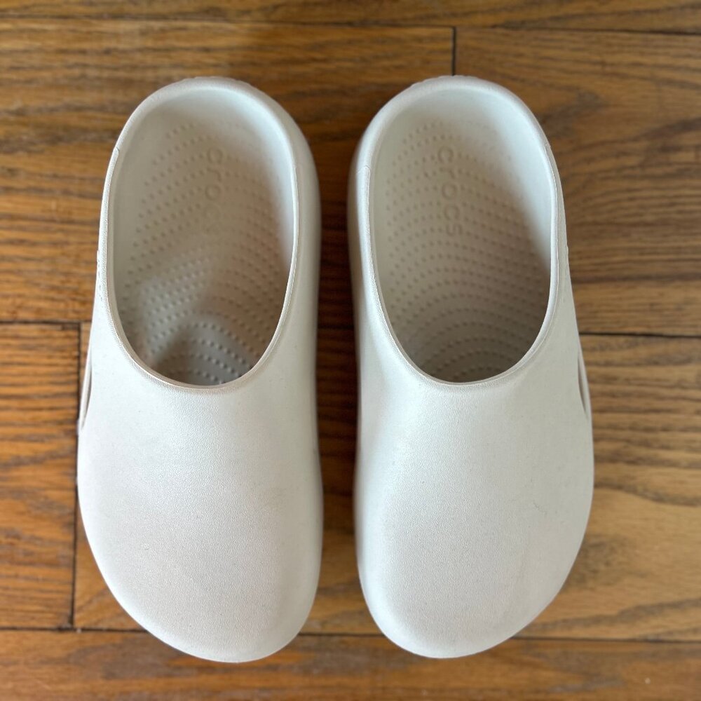 Crocs Unisex-Adult Mellow Clog W7 M5 Used